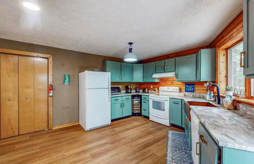 Cozy Log Cabin Near Ski Area and Lake including Hot Tub - Foto 4