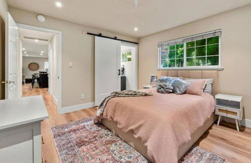 Spacious Cozy and Renovated Mountain Retreat - Foto 27