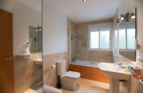 RentalSevilla Brisa del Aljarafe con piscina climatizada a 15 minutos de Sevilla - Foto 34