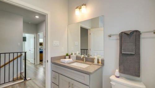 South Houston Townhome with Patio & Gas Grill - Foto 5