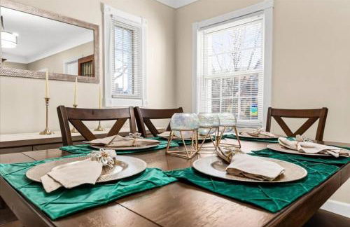 4 Bedroom 2 Bath Middle of it all Sleeps 8 - Foto 15