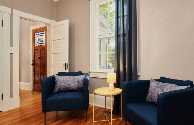 2BR Olympic Center Downtown - Photo 15