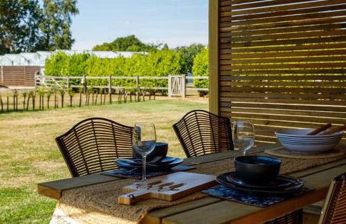 The Showman's Carriage w King Bed close to beach - Foto 24