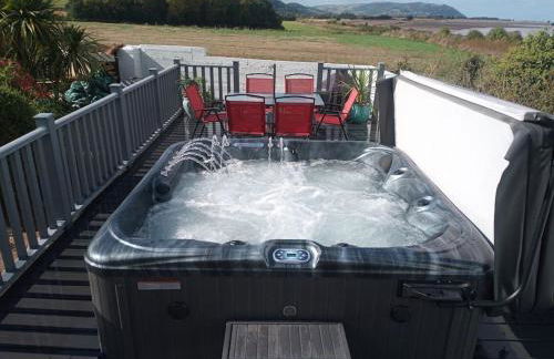 Blue Anchor House - Seaview, Hot Tub Apartments - Photo 49