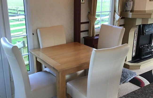 Beautiful 2-bed Chalet in Llanfairpwllgwyngyll - Photo 18