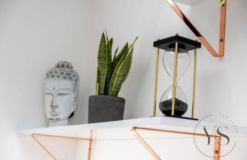 Modern 3BR Home in 9 Anson Rd Near Sandwell Hospital with Garden and Free Parking - Foto 37