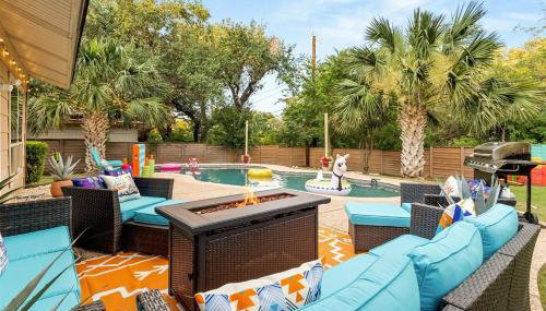 Pool! Games! Dogs! Space! - Foto 2