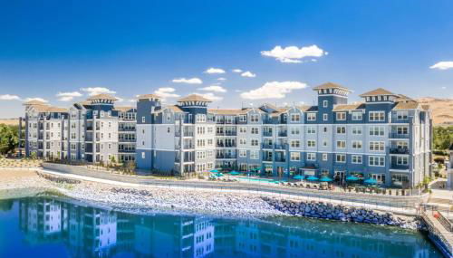 Chic Apt w Jacuzzi, Pool, BBQ, & Mountain Views - Photo 4