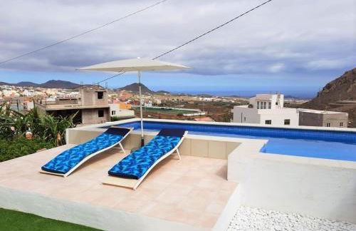 Charming Holiday Home in Arona with Private Heated Pool - Foto 2