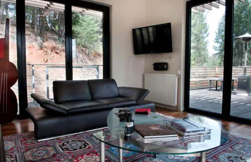 Stunning and Secluded Lakeside Getaway in the Grass Valley of California - Foto 24