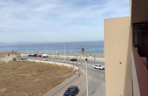 Primera línea de playa y Gibraltar a 5 minutos - Foto 14