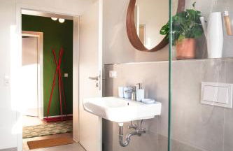 Zentrumsnahe 2-Zimmer Wohnung mit privatem Parkplatz und Balkon - Foto 16