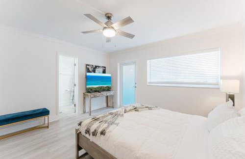 Waterfront Retreat Views, Pool, Hot Tub, Gym Walk to Beach & Boca Resort! - Photo 20