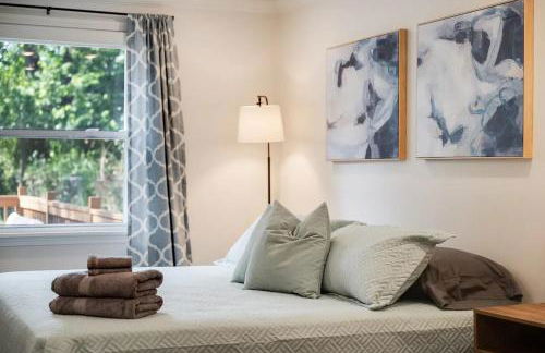 Modern cozy residential home local experience - Foto 36