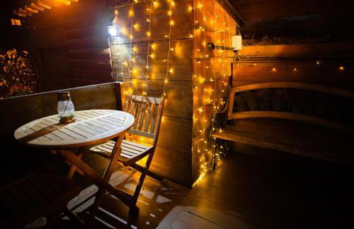The Old Pumphouse Shepherds Hut with Hot Tub - Photo 21