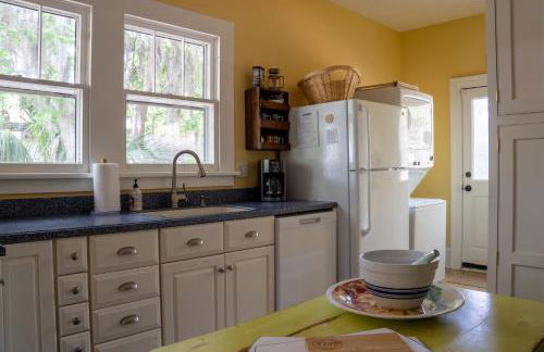 Magnolia Court Suites - Photo 18