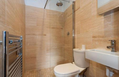 Charming Tudor riverside house - Foto 7