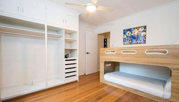 4 BDRM Pet Friendly Home 200m to Creek - Foto 3, Habitación