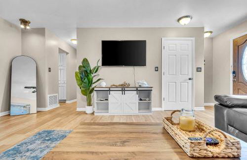 Four Bed Home with Pool Game Room Bar Near Beach - Foto 6