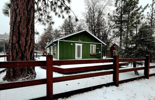 Bear Escapes II Affordable Luxury Cabin - Foto 43