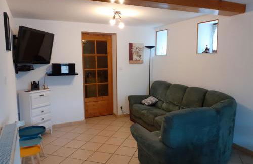 Gîte authentique avec terrasse couverte, 16 km de Gérardmer, 4 chambres, équipement bébé, Wi-Fi inclus - FR-1-589-231 - Foto 7