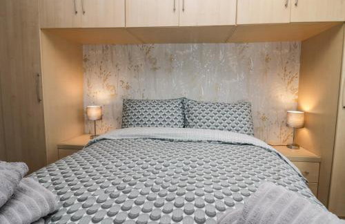 Time and Tide - Photo 19