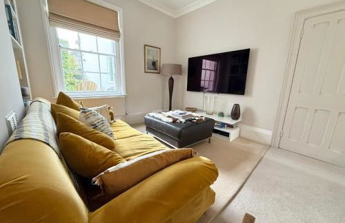 Tranquil Seaside Cottage by NewFo - Photo 35