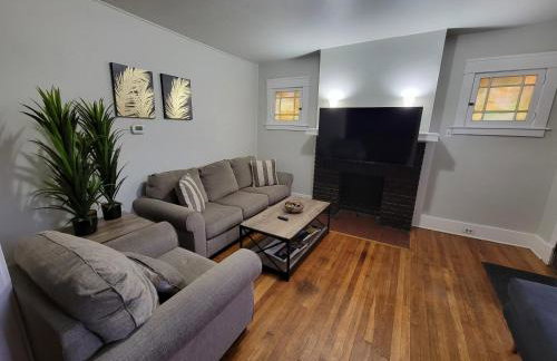 Comfy 3 BR - Family Friendly Apt - City Access - Foto 5