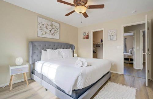 4BR w Fireplace Backyard BBQ near Peterson AFB - Foto 20