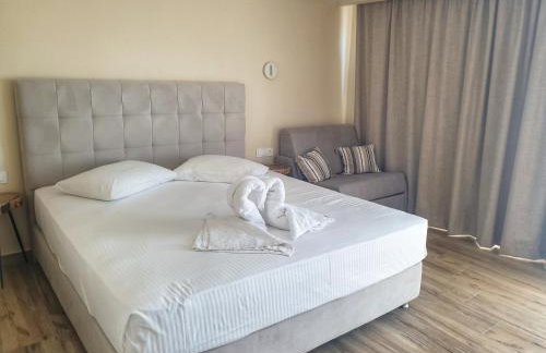 Paradise Hotel & Bar - Photo 19