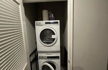 Your Downtown Oasis, Pool Gym in Building Steps from Dining and Top Sights - Foto 21