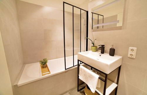 Ruhig - frisch renoviert - zentral - Foto 13