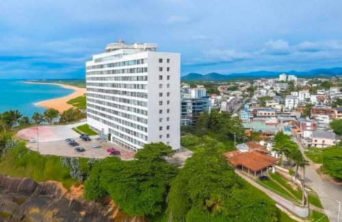 Guarapari com elevador, reformado, Wi-Fi, TV com Smart, vista livre e estacionamento - Foto 1
