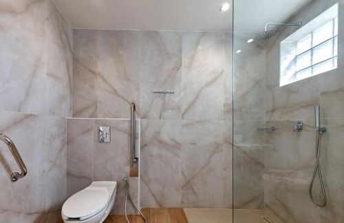 New Crete apartment in Stavromenos Coast w/pool - Photo 12