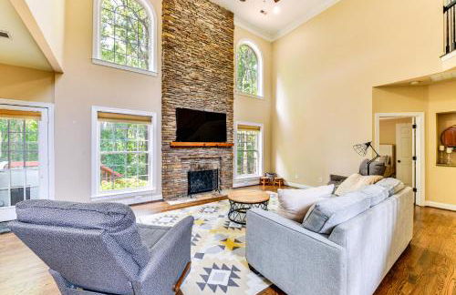 2 Mi to Lake Norman Home with Deck in Huntersville! - Foto 1