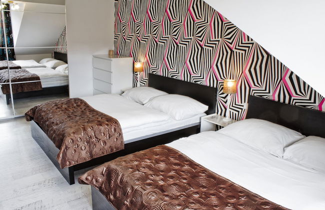 Royal Court Apartments - Photo 25