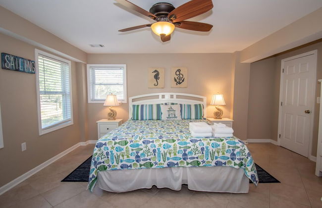 Spacious Ocean View Home w/ New Furniture, Huge Deck, & Wifi - Foto 10