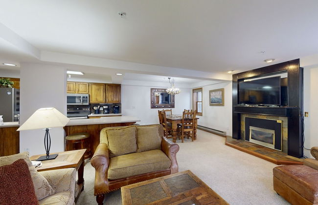 Torian Plum Condominiums - Foto 57