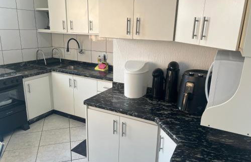 Apartamento com 4 quartos churrasqueira e área de lazer - Foto 29