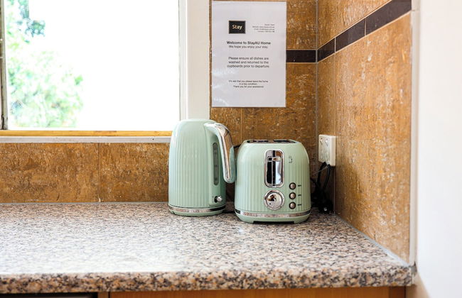 StayAU Serene 3BR Haven for Families - Photo 24