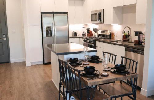 Resort-Style APT with Pool, Gym & Parking 10min to Disneyland - Foto 58