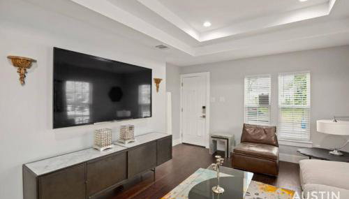 Walk to UT and E 6th in ATX House and Free Swim Club by Austin Vacay - Foto 3