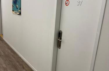 Aparthotel Emilia 24h Check-in, Free Parking and WiFi - Foto 24