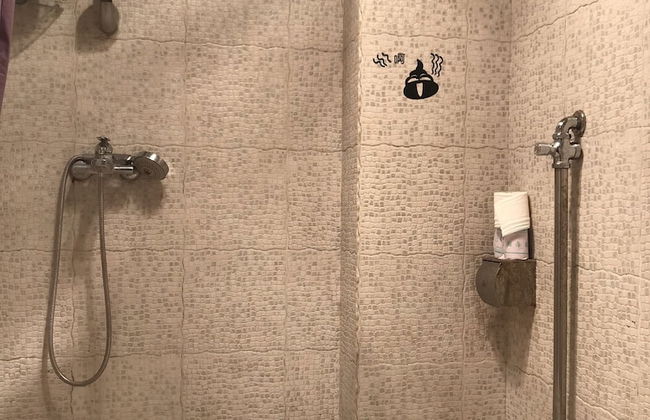 Chengdu Kuanzhai Alley Chen Homestay - Photo 37