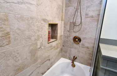 Prime LA 2 bedroom & 3 bath home Beverly Hills adj - Foto 23