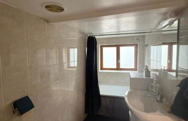 Grand Appartement lumineux 2ch. Ville historique. - Foto 9