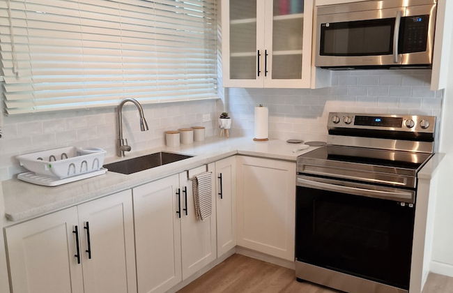 2 Bed parking gated modern - Photo 8