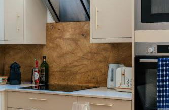 Beautiful Ground Floor Apartment Plus Private Garden - Photo 12