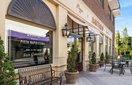 Stroll to Downtown Alpharetta AND Avalon Shops - Foto 40