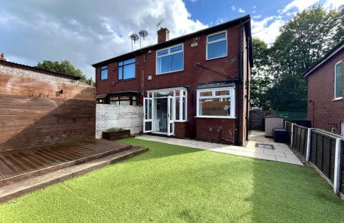 Stylish 3-bed home in Prestwich with free parking - Foto 17